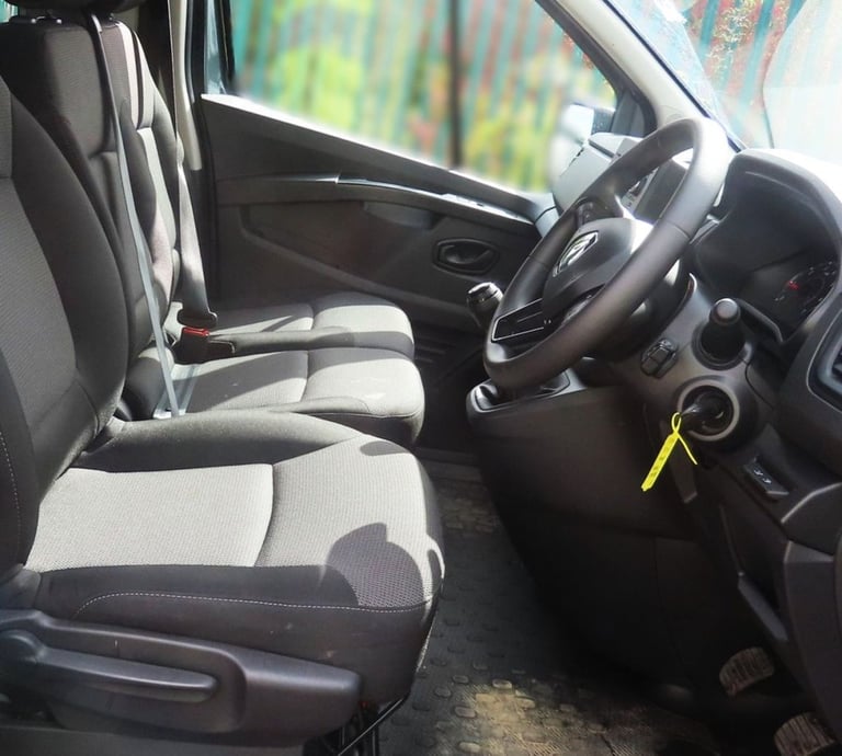 2024 Renault Trafic SL28 ENERGY dCi 145 Business 9 Seater MPV DIESEL Manual