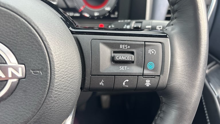 2022 Nissan Qashqai 1.3 DiG-T MH Tekna 5dr Petrol Hatchback Hatchback Petrol Manual