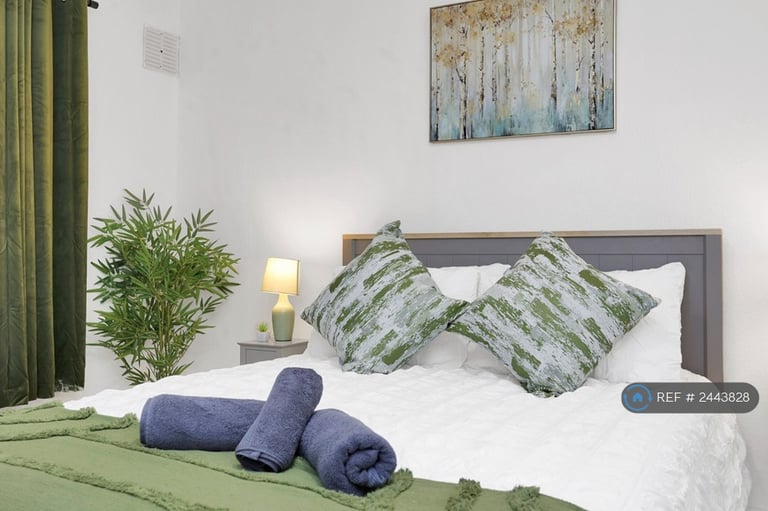 1 bedroom flat in Highbury Grove Court, London, N5 (1 bed) (#2443828)