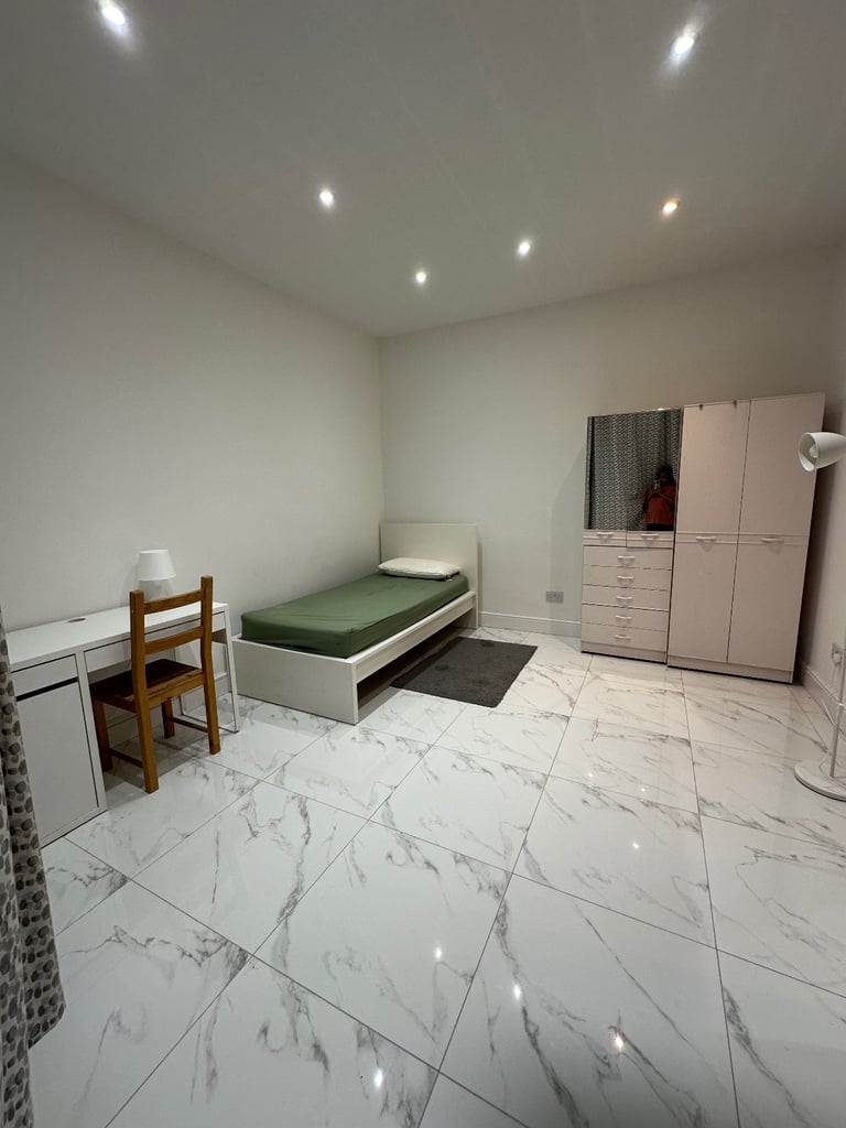 Large Double room for Rent 