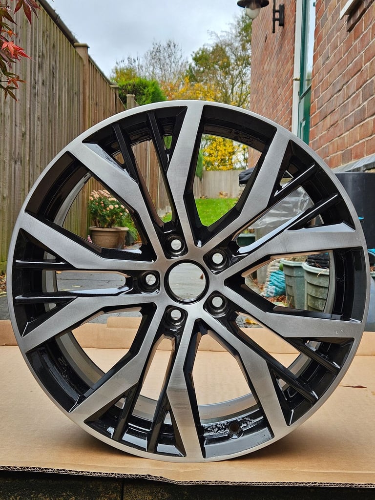 VW 19" Santiago Alloy