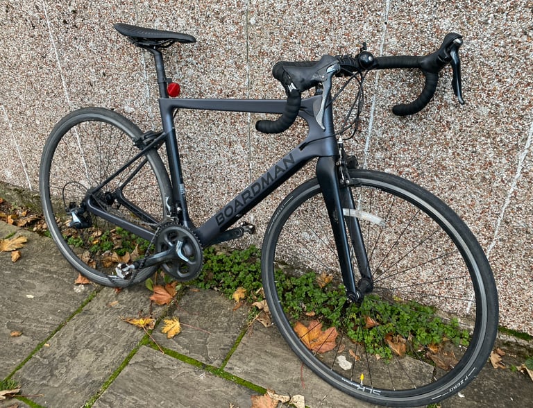 image for DAMAGED Boardman carbon road bike 