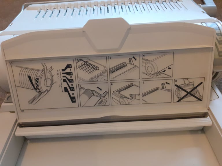 Comb Binding Machine A4 Hand Operated Rexel Model CB 350 21 Rings