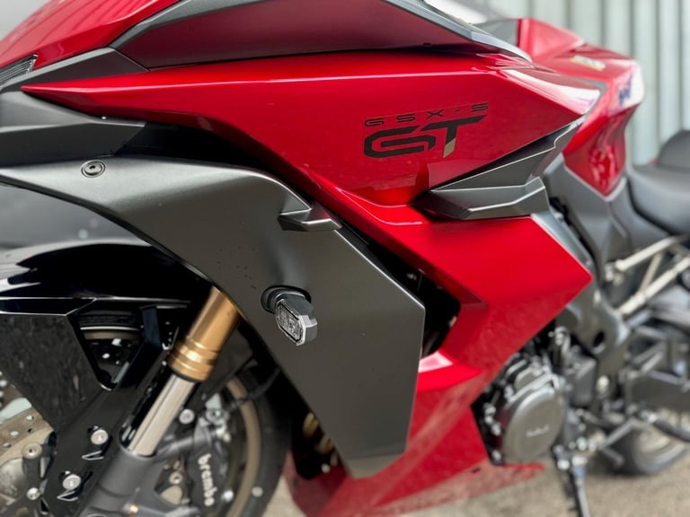 STUNNING ONE OWNER 2024/24 SUZUKI GSX-S 1000 GT+ MOTORCYCLE 