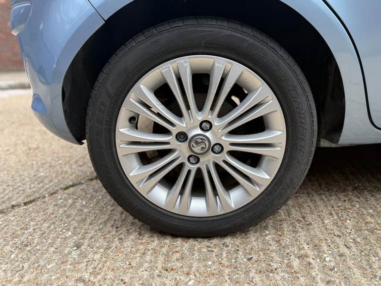 ULEZ FREE, Vauxhall, CORSA, Hatchback, 2014, Manual, 1398 (cc),5 doors - Image 9