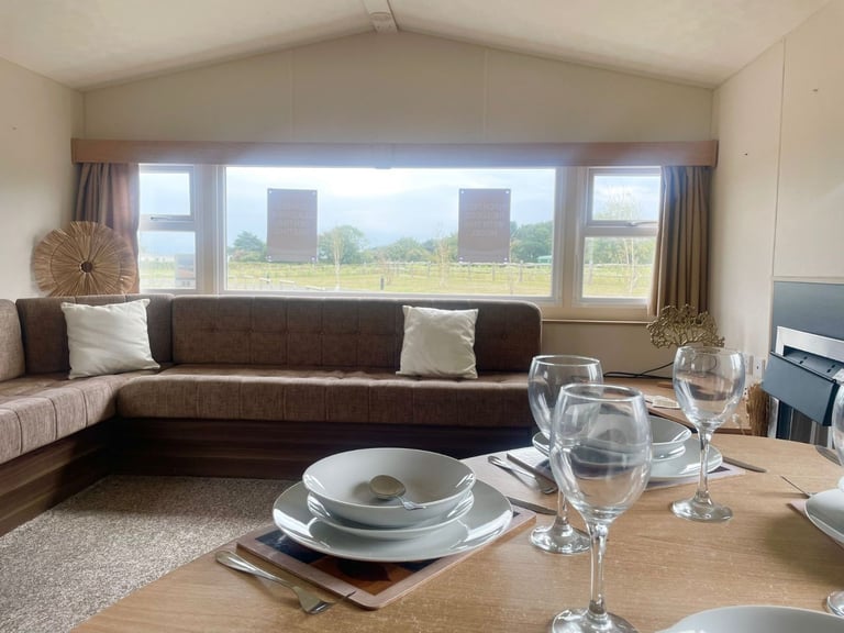 CHEAP STATIC CARAVAN FOR SALE AT BROADLAND SANDS HOLIDAY PARK - 11.5 MONTH OWNER SEASON