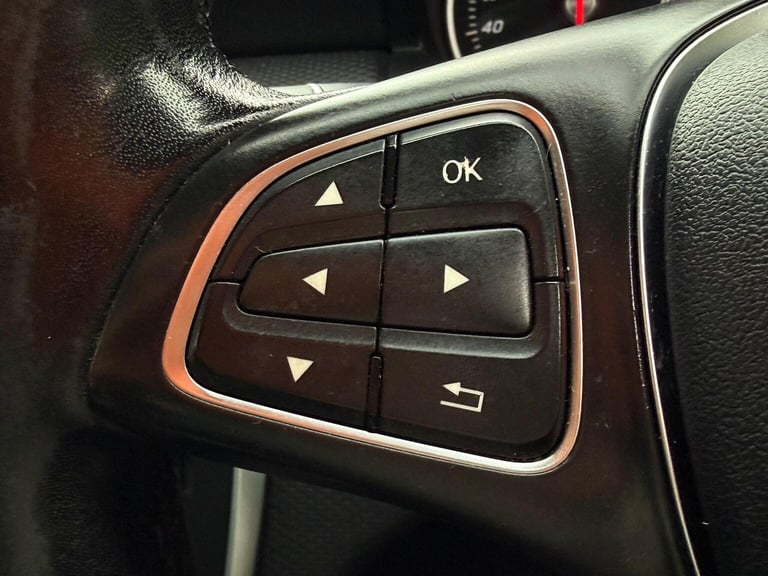 MERCEDES-BENZ A CLASS 1.5 A180d SE 7G-DCT Euro 6 (s/s) 5dr 2017