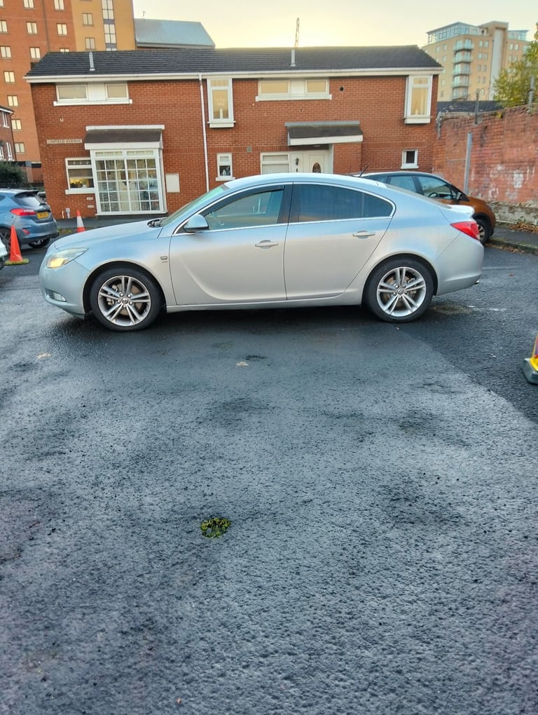 Vauxhall, INSIGNIA, Hatchback, 2009, Manual, 1956 (cc), 5 doors