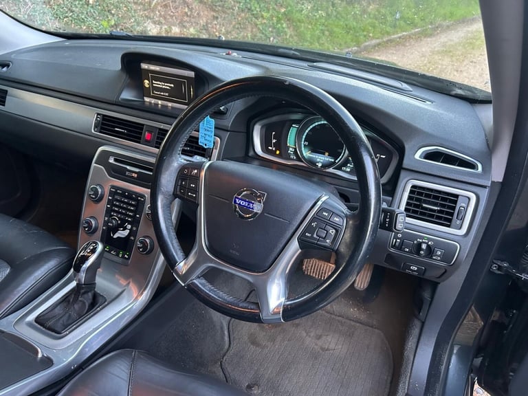 VOLVO V70 2.4 D5 SE Lux 2014