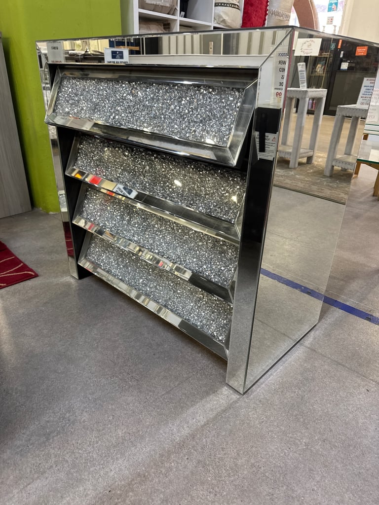 CRUSHED GLASS 4 drawer chest of drawers 
