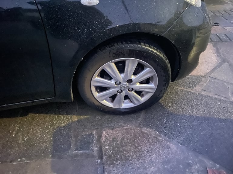 Toyota, YARIS, Hatchback, 2009, Manual, 1329 (cc),3 doors - Image 3