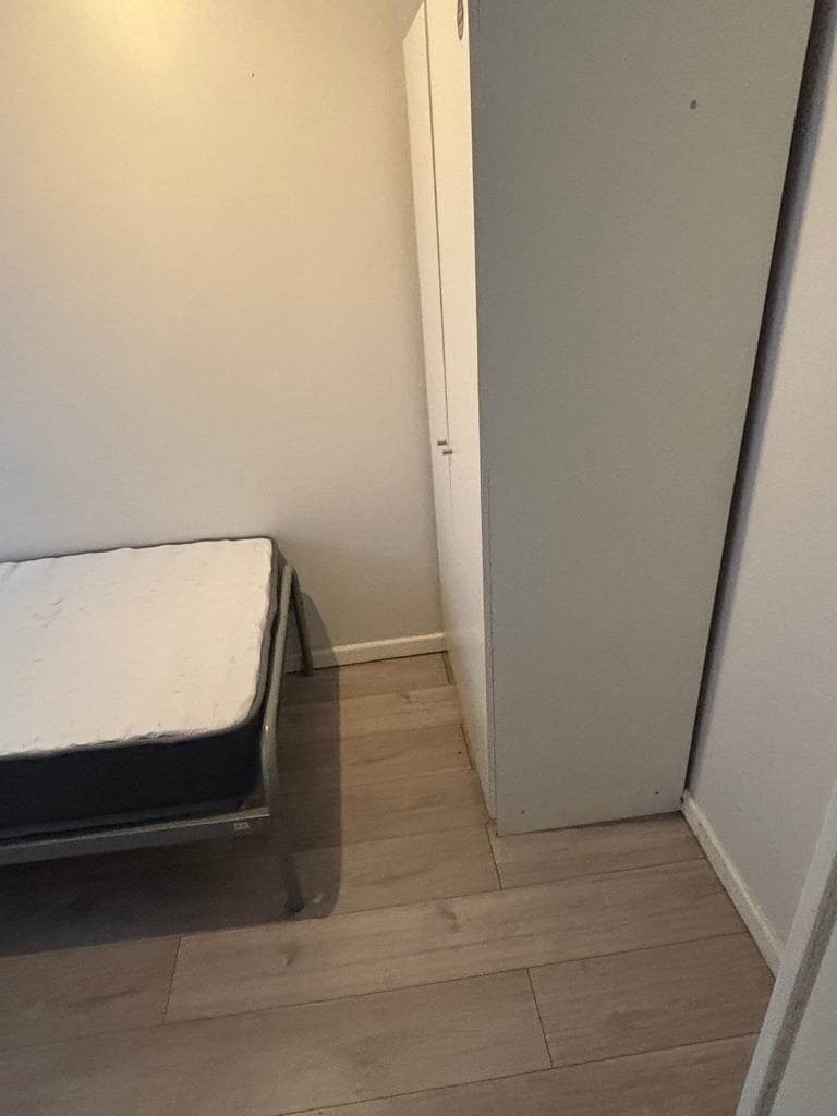 Single small room 