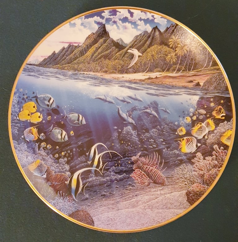 Collection of 4 Danbury Mint Underwater Paradise plates - boxed with stands