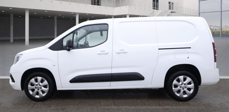 2021 71 VAUXHALL COMBO 1.5 TURBO D 2300 ELITE L2 LWB EURO 6 * 20,930 3 SEATER * 
