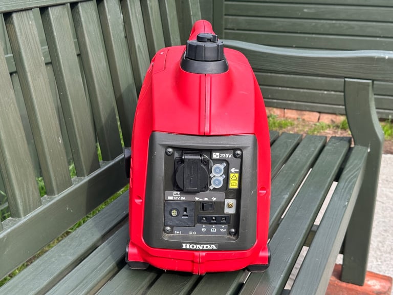 Honda EU10i petrol generator 230v / 12v