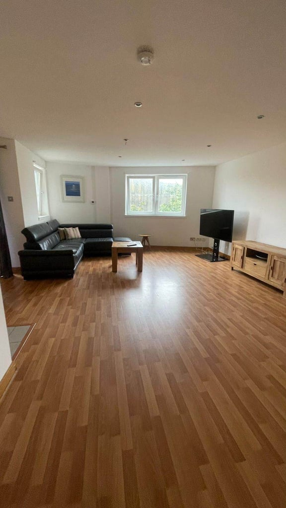 ***LONG TERM LETS-  - NO REF REQ - 1 WEEK DEPOSIT & 1 WEEK RENT UPFRONT - FROM £495 PER WEEK***