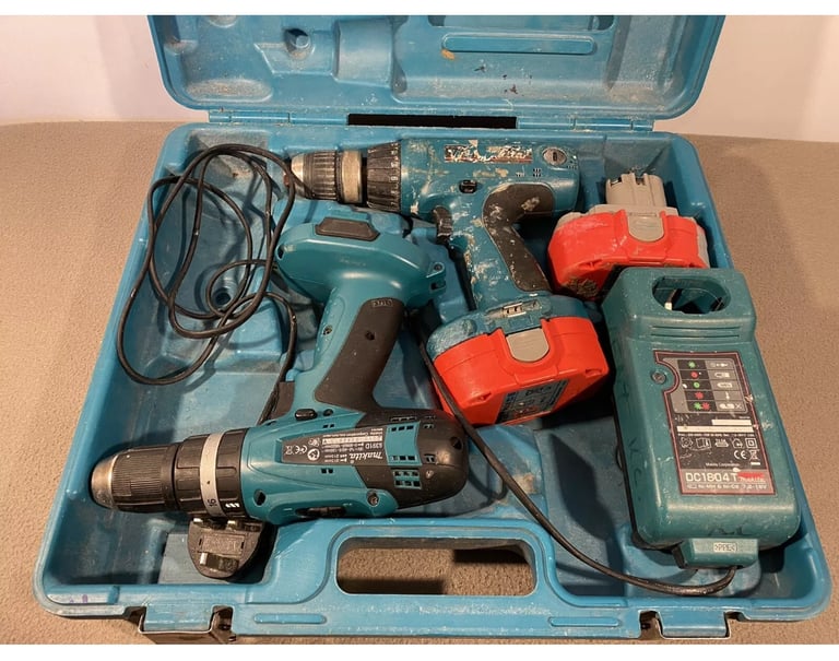 Makita 8391D Combi Drill 18v 1 Drill 2 Faulty Batteries Charger And Carry Case