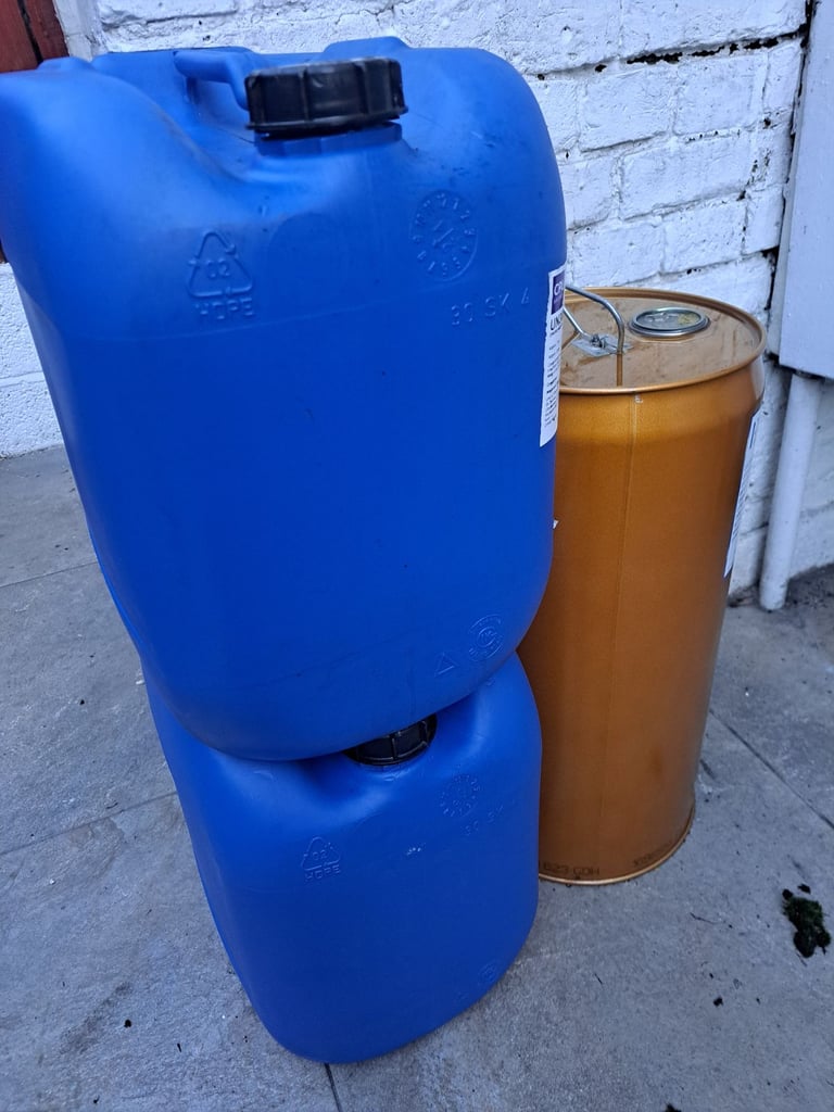 Diesel in containers approx 75L