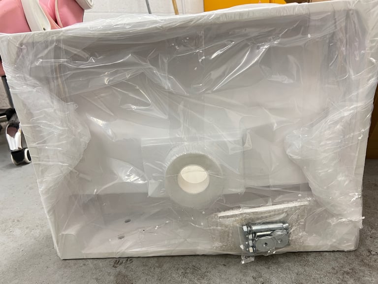 Countertop stone resin basin with hidden waste 