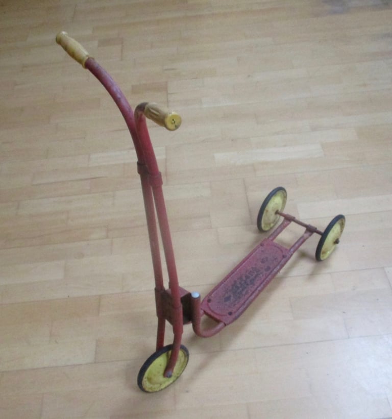 VINTAGE 1950's TRIANG CHILDRENS SCOOTER - COLLECTION ONLY
