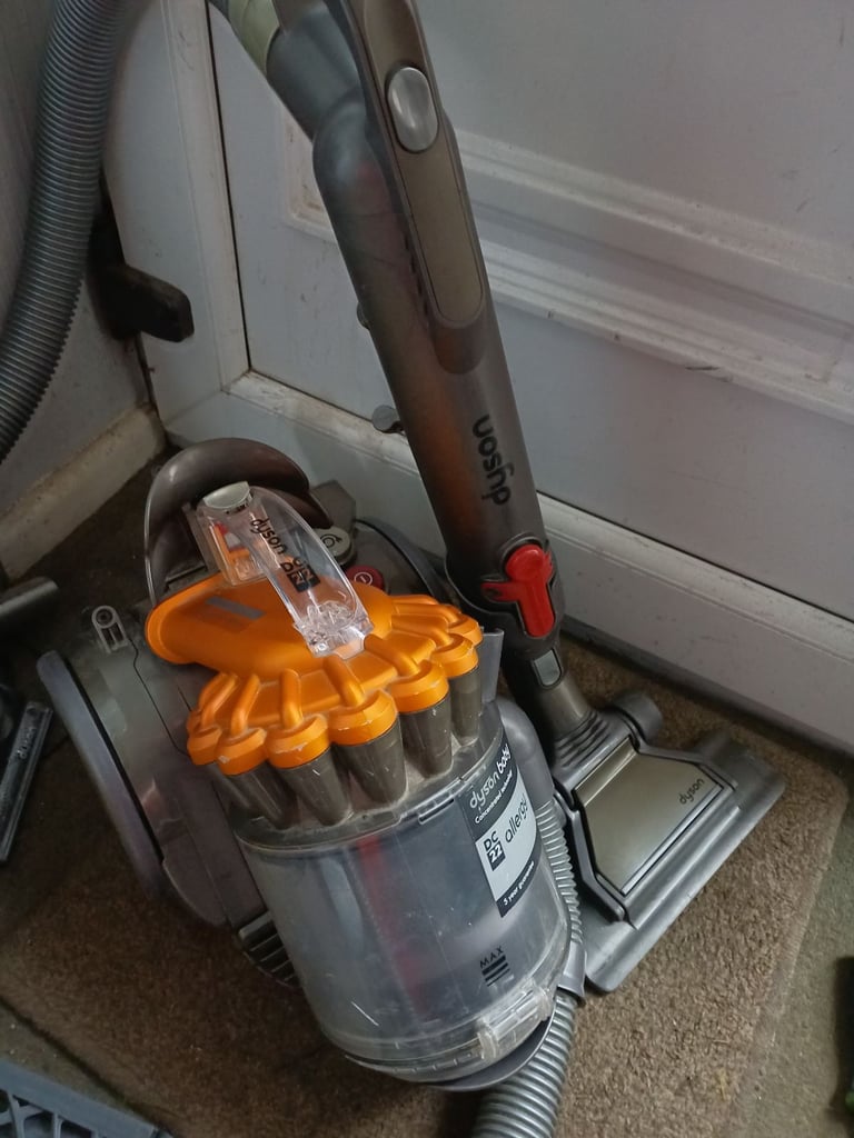 DYSON DC22 ALLERGY 1100W CYLINDER VACUUM CLEANER VGC £40 NO OFFERS DARWEN BB3 0DU 