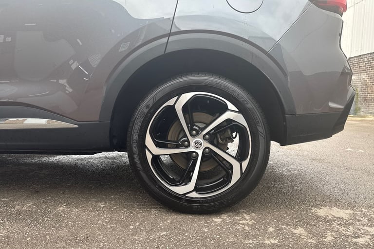 2024 MG MG HS 103407 Hatchback Automatic