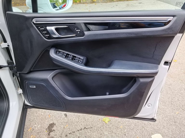 2015 Porsche Macan 3.0 Macan S D Semi-Auto 4WD 5dr SUV Diesel Automatic