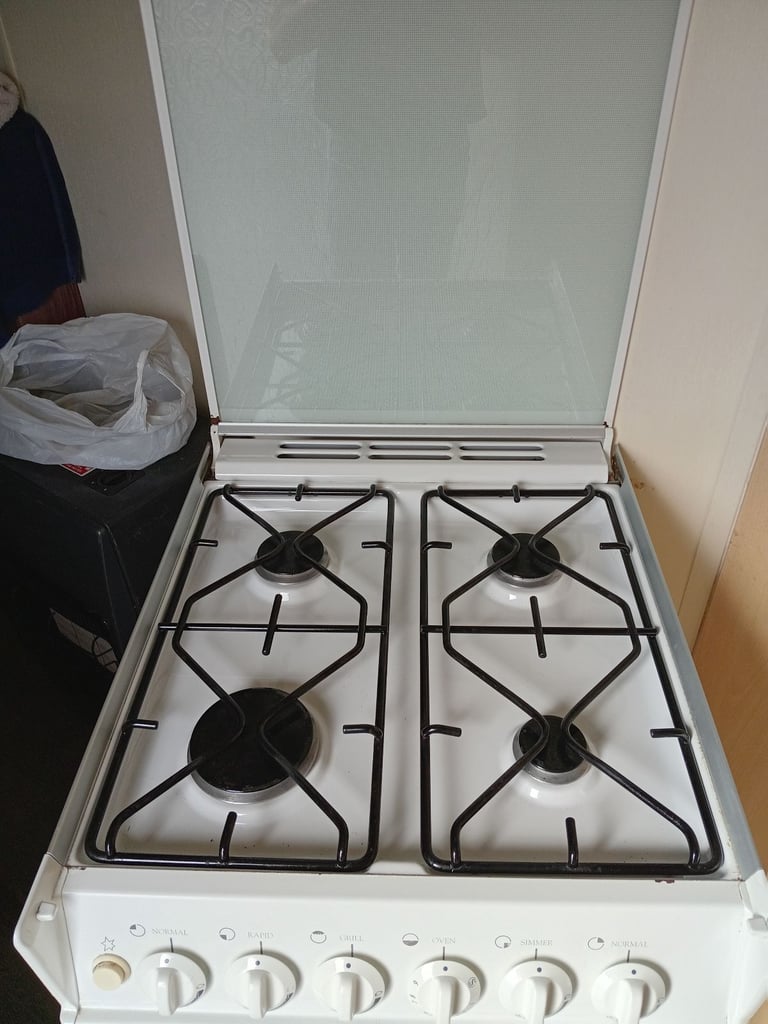 Parkinson cowan renown deluxe gas cooker 