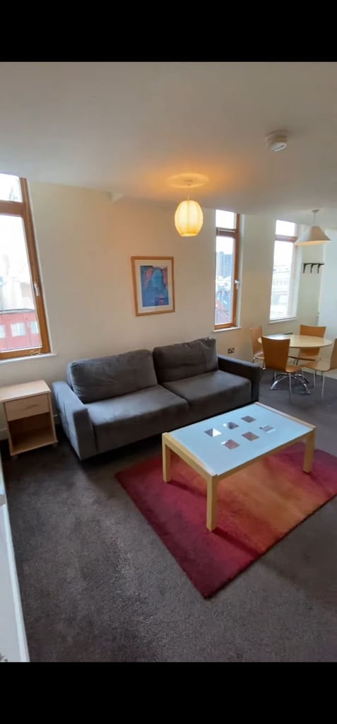 Cozy Double Bedroom near Picaddily Gardens