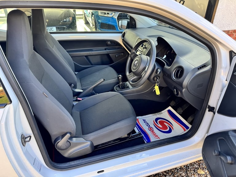 VOLKSWAGEN UP 1.0 Take up! 2012