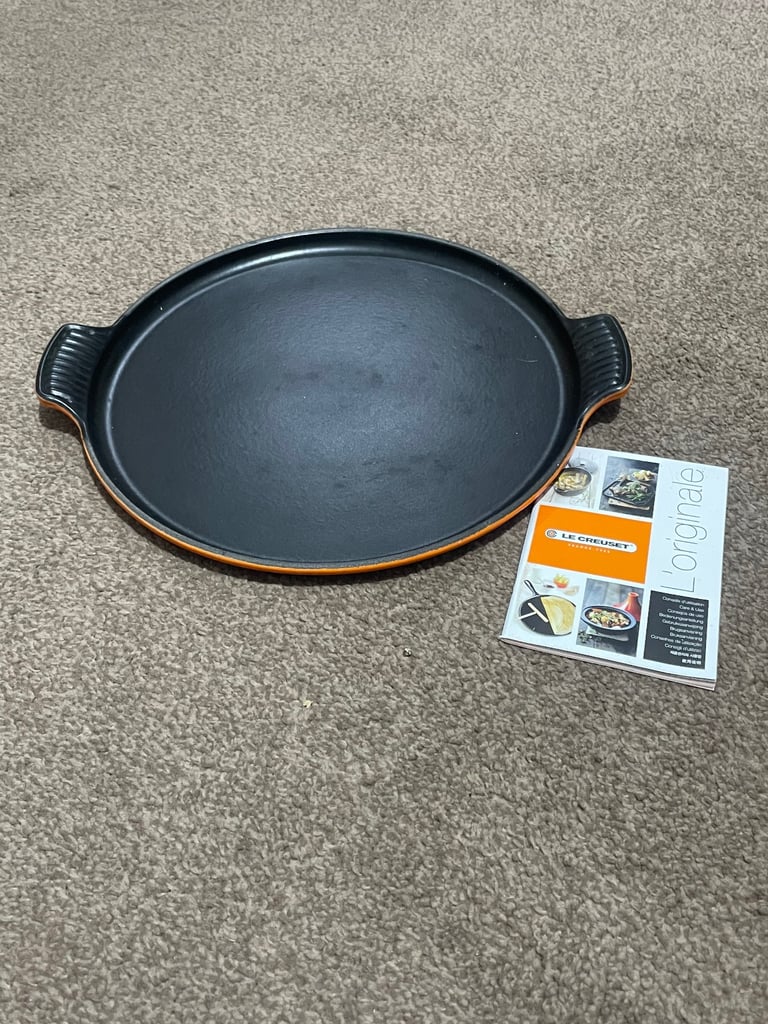 Le Creuset.  Cast Iron Bistro Griddle 