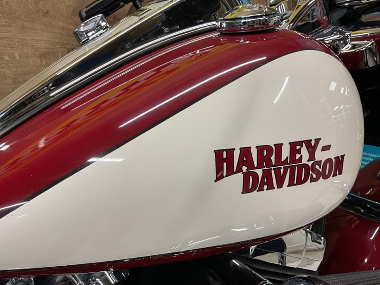 HARLEY-DAVIDSON ROADKING FLHRC