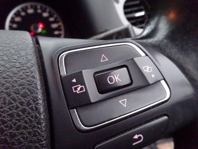 2012 Volkswagen Tiguan 2.0 TDi BlueMotion Tech SE 5dr DSG ESTATE DIESEL Automatic