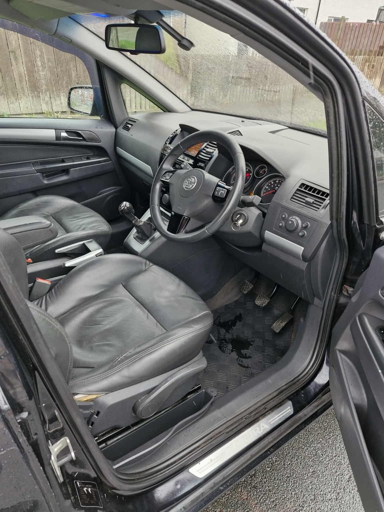 Vauxhall, ZAFIRA, MPV, 2011, Manual, 1686 (cc),5 doors - Image 2