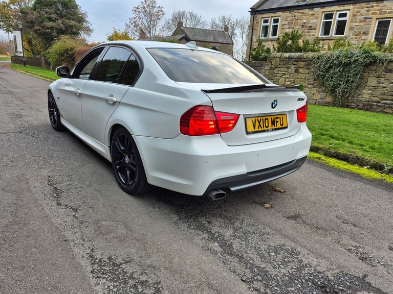 BMW, 3 SERIES, Saloon, 2010, Manual, 1995 (cc), 4 doors