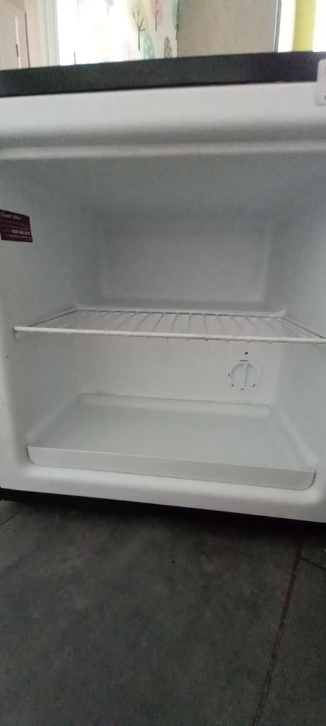 RUSSELL HOBBS Mini Freezer 
