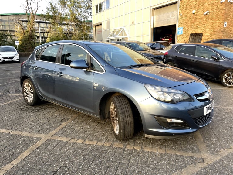 image for 2014 Vauxhall Astra 1.4 16v Excite Hatchback 5dr Petrol Manual Euro 5 (100 ps)