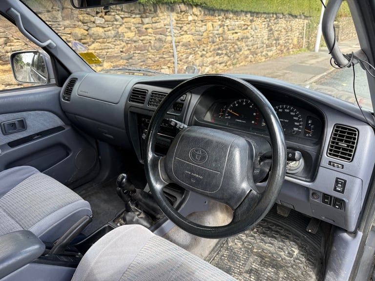 2005 Toyota Hilux 3.0TD SSR-X MANUAL 4X4 GREY  Diesel Manual