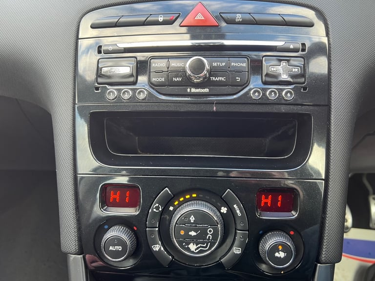 2013 Peugeot 308 1.6 HDi 92 Active 5dr [Sat Nav] HATCHBACK Diesel Manual