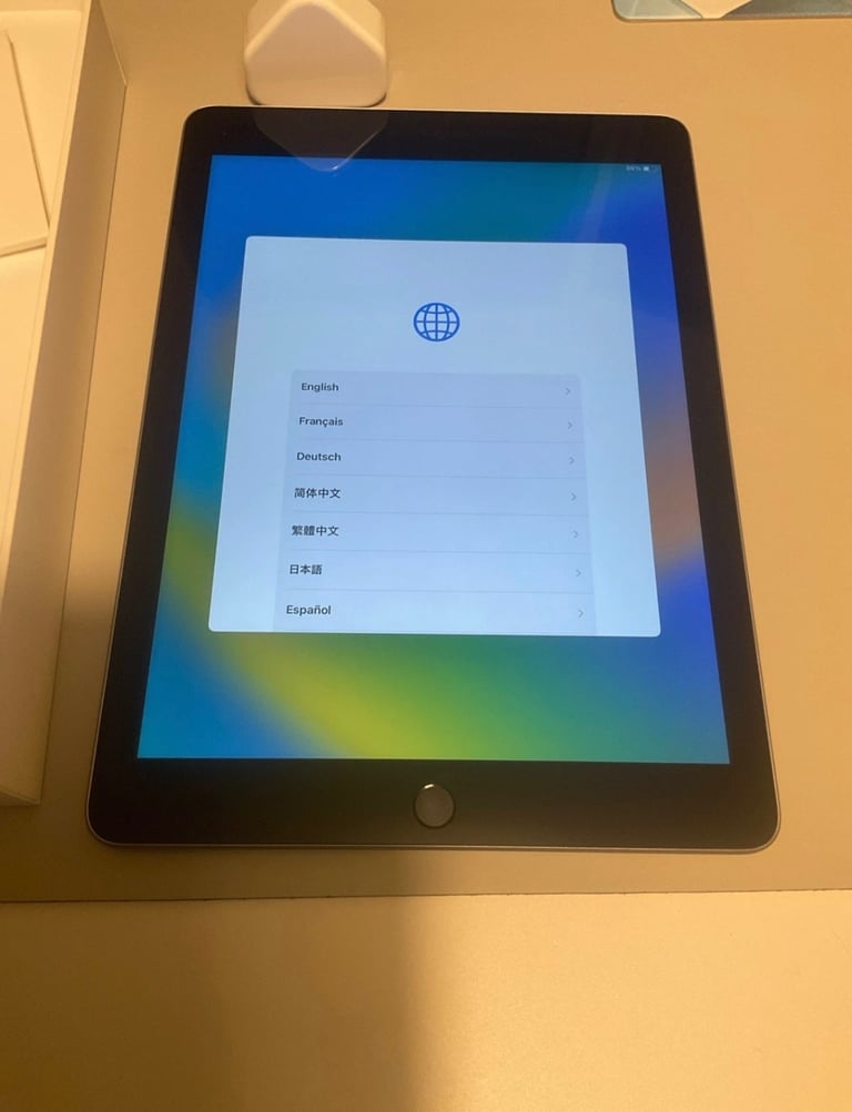 image for iPad 5th Generation 128GB Excellent condition 