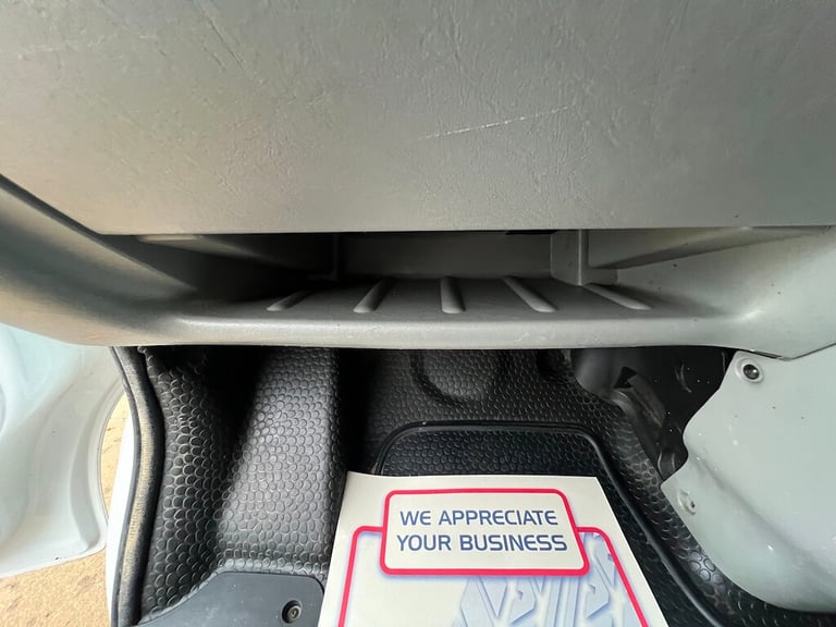 2010 Vauxhall Vivaro 2.0 2700 CDTi Panel Van 4dr Diesel Manual FWD L1 (215 g/km, 113 bhp) Panel V...