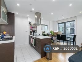 2 bedroom flat in Christian Street, London, E1 (2 bed) (#2663582)