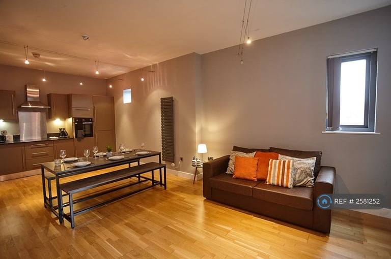 2 bedroom flat in Malta Street, Manchester, M4 (2 bed) (#2581252)