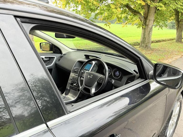  Volvo XC60 T6 Se Awd Estate 3.0 Automatic Petrol Estate Automatic Petrol Estate Petrol Automatic