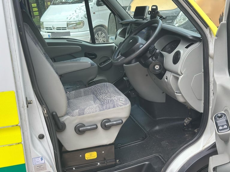2006 Renault Master LOW MILEAGE AUTOMATIC Ex ambulance ideal Campervan project!
