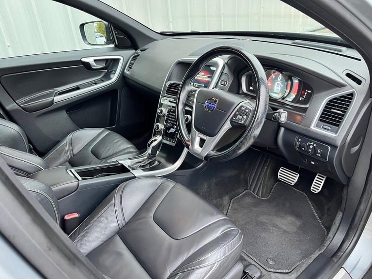 VOLVO XC60 2.0 R-Design Lux D4 (181hp) Silver Auto Diesel 2015