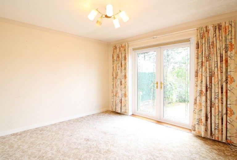 South Grove offering on temporary basis 1 single and 1 twin bedrooms. DSS claimants apply.