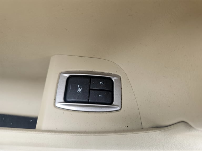 2012 Jaguar XF 2.2d [200] Premium Luxury 4dr Auto SALOON Diesel Automatic