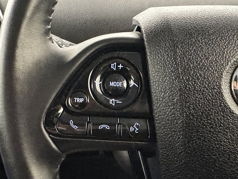 2025 Toyota Prius Vvt-I Active Hatchback HYBRID ELECTRIC Semi Automatic