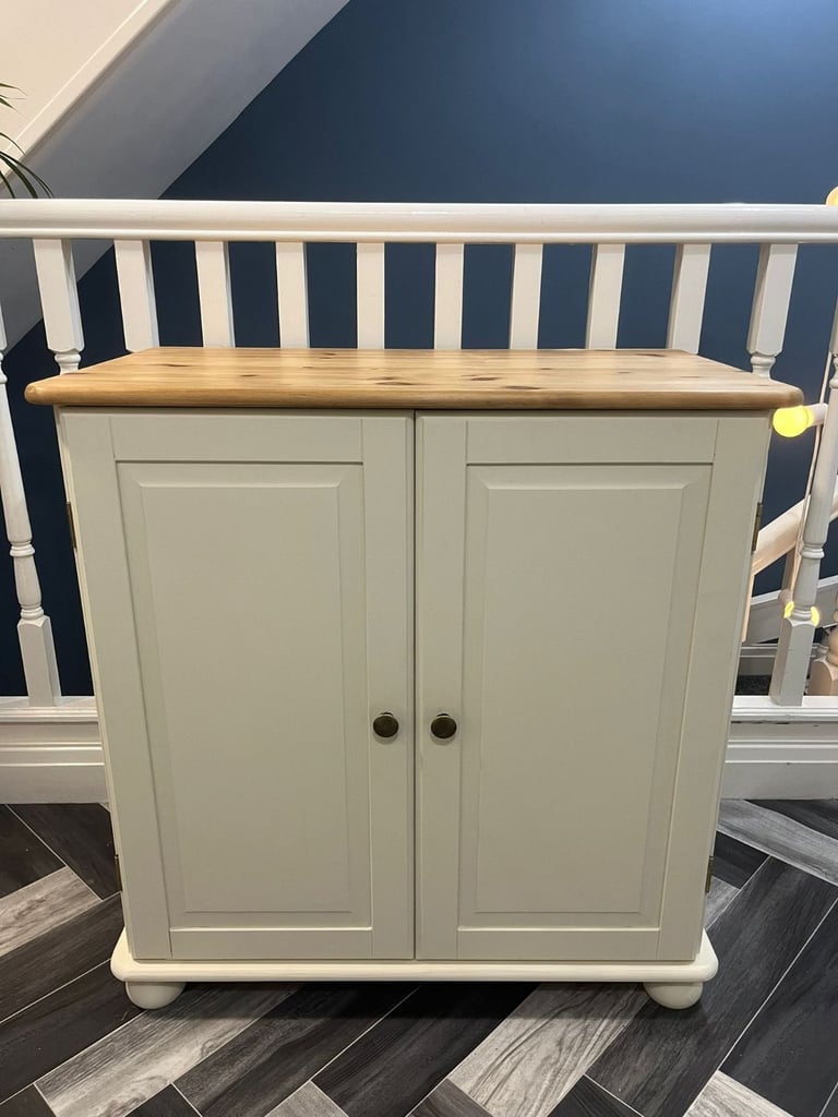 Computer Workstation/Storage/Desk - Pine: